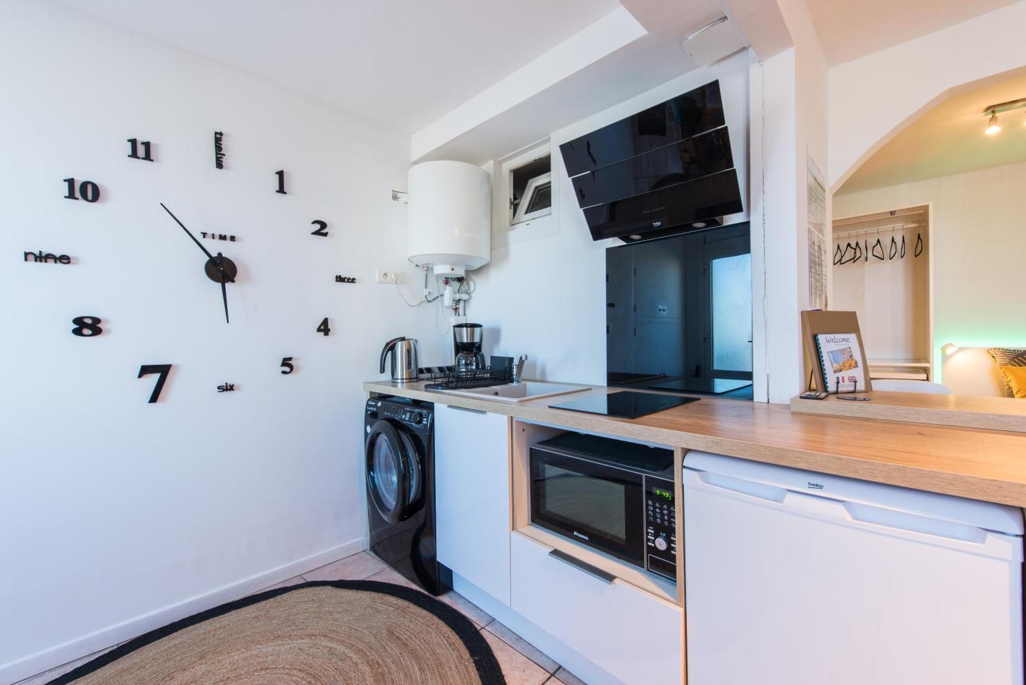 Beautiful Renovated Studio With View- Old Hyères Exteriér fotografie