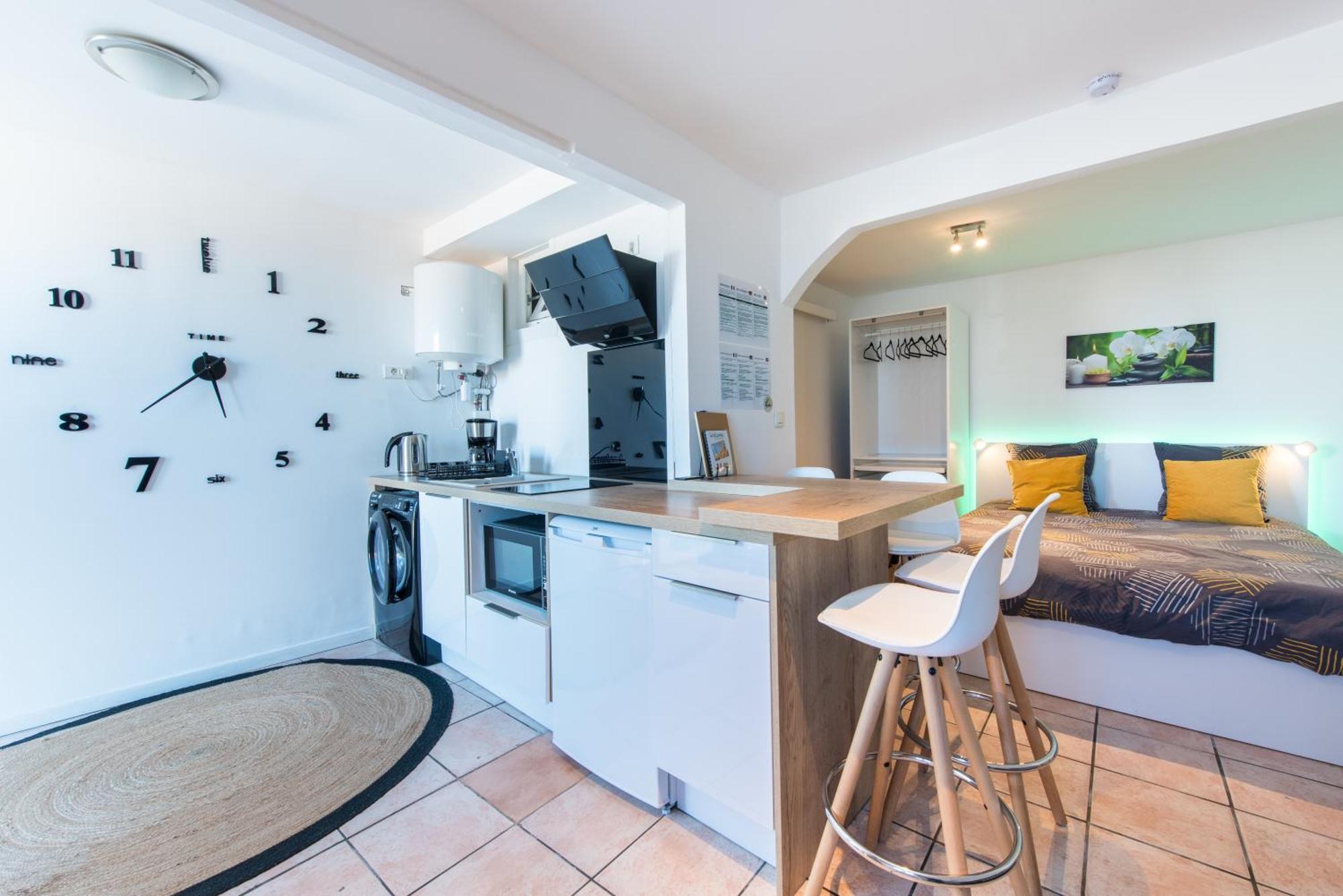 Beautiful Renovated Studio With View- Old Hyères Exteriér fotografie